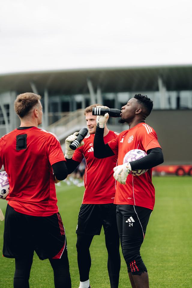 赛前德甲焦点战，曼联战术微调，气氛紧张，赛季目标并未改变的简单介绍