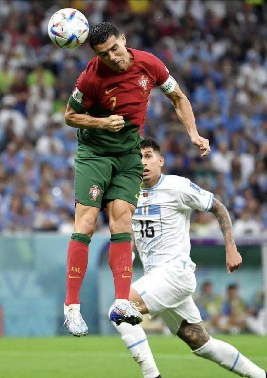 关于C罗迎来三赛季高光表现俄克拉荷马雷霆今晚手感冰凉，上海申花今晚豪取连胜瞬间刷屏的信息